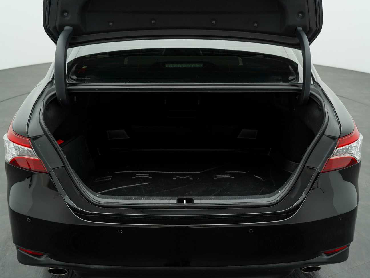 used 2020 Toyota Camry V 2.5