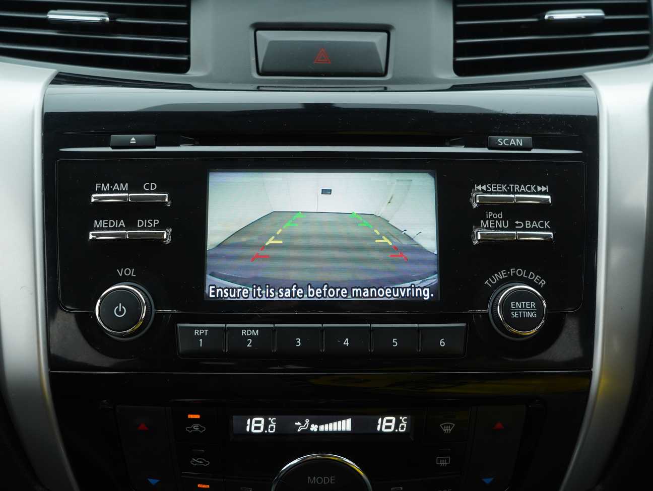 terpakai 2018 Nissan Navara NP300 VL Dual Cab 2.5