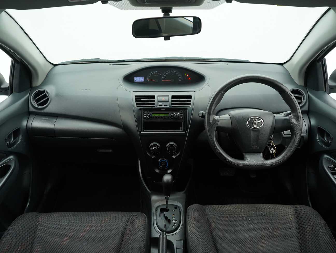 terpakai 2013 Toyota Vios J 1.5