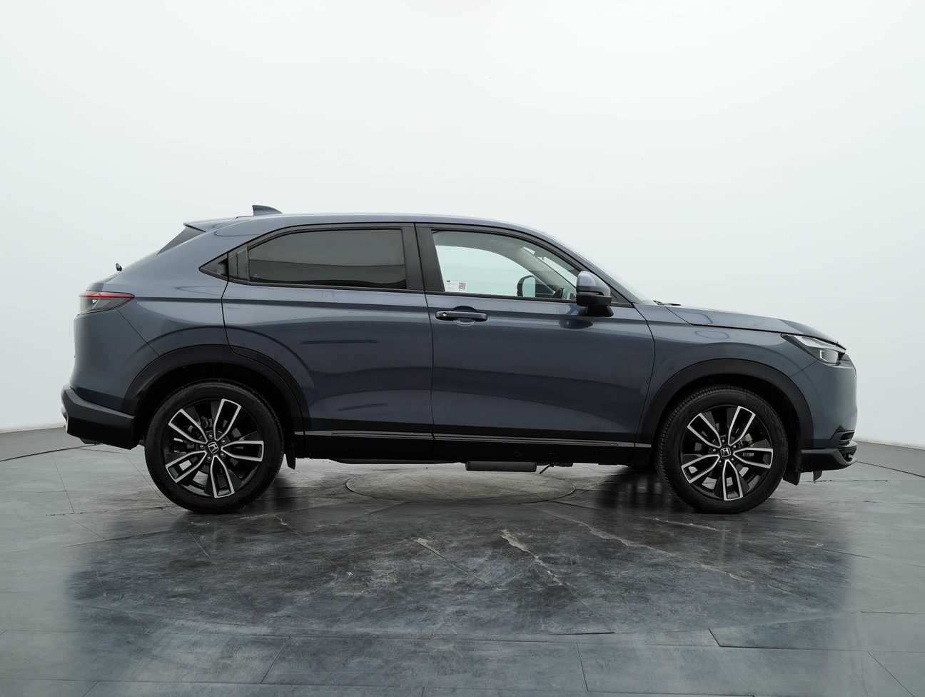used 2025 Honda HR-V V 1.5