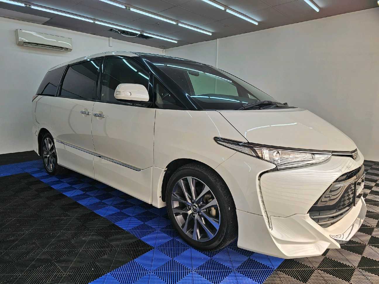 used 2016 Toyota Estima Aeras Premium 2.4