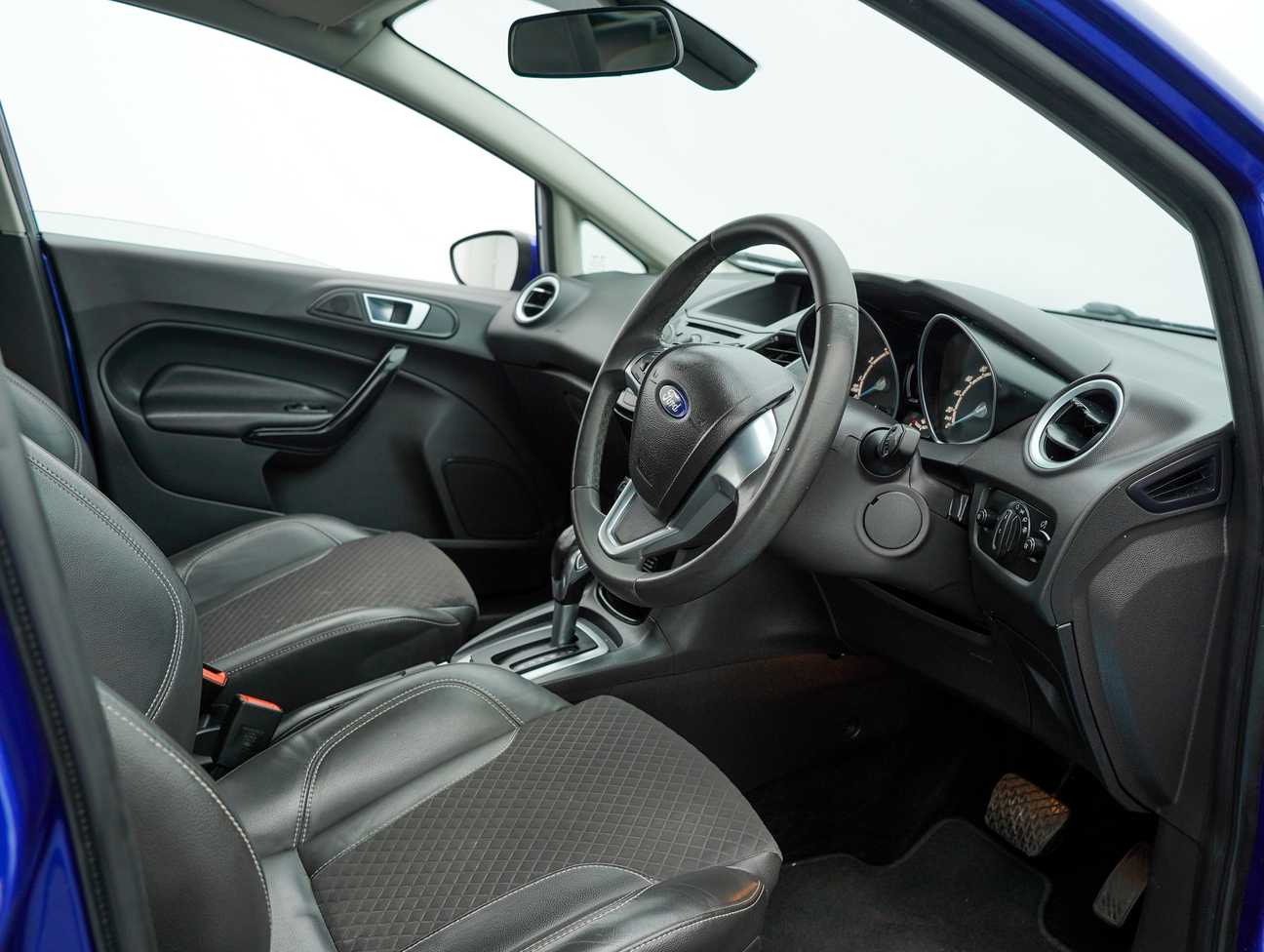 terpakai 2014 Ford FIESTA SPORT 1.0