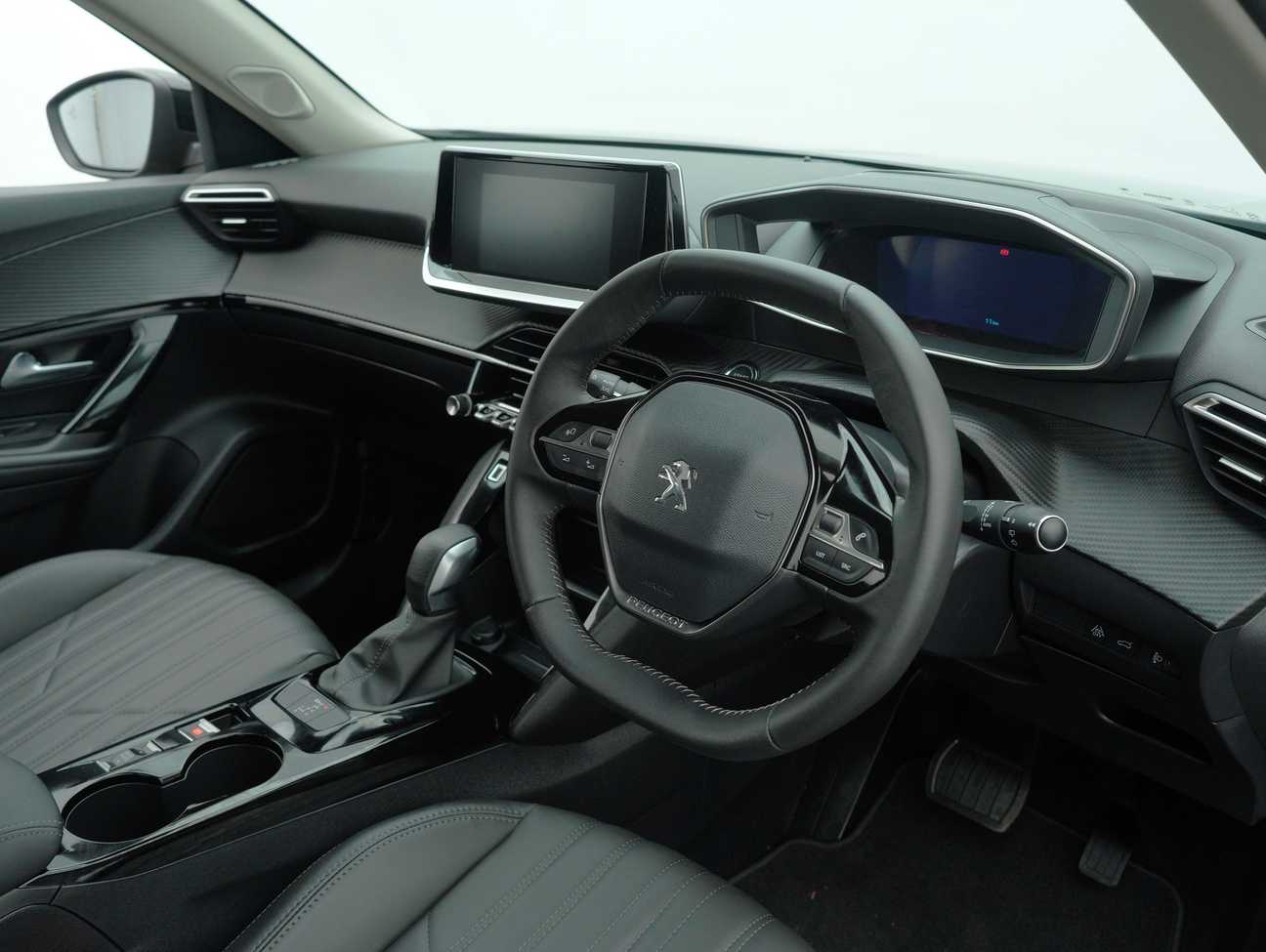 used 2025 Peugeot 2008 Allure 1.2