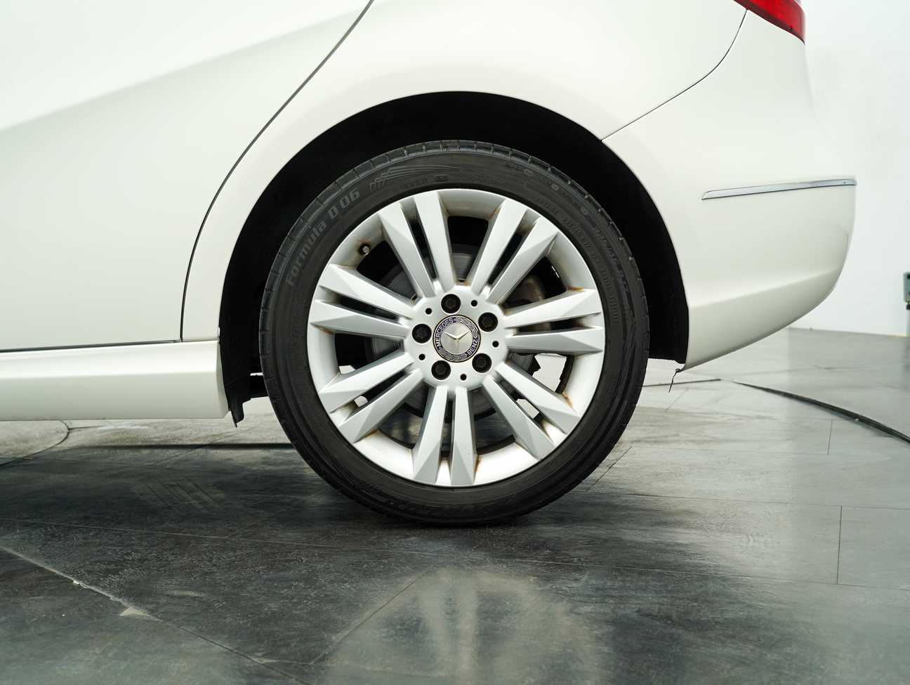 terpakai 2014 Mercedes-Benz B200 Sport Tourer 1.6