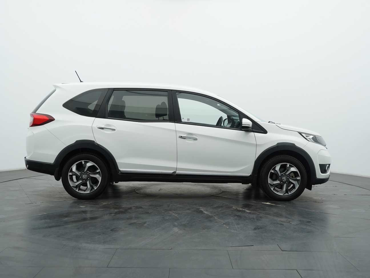 used 2017 Honda BR-V V 1.5