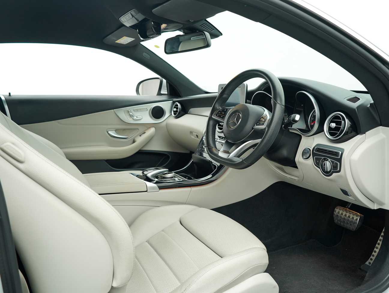 used 2016 Mercedes-Benz C 200 COUPE AMG LINE (CBU) 2.0