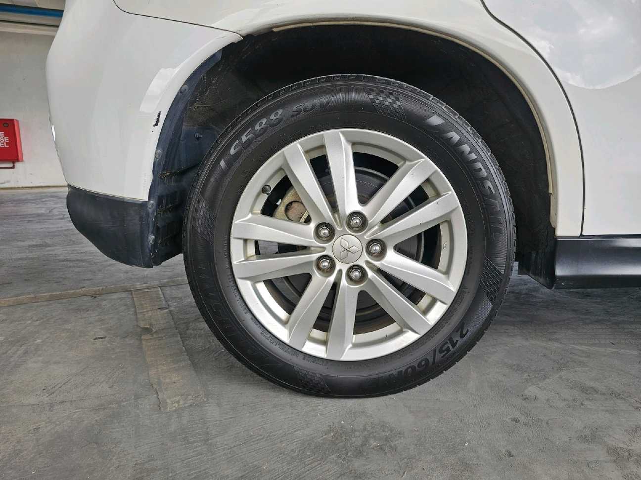 terpakai 2015 Mitsubishi ASX  2.0
