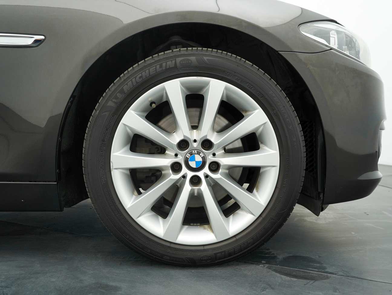 terpakai 2014 BMW 520i  2.0