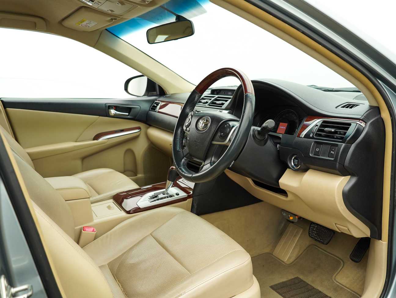 used 2012 Toyota Camry V 2.5