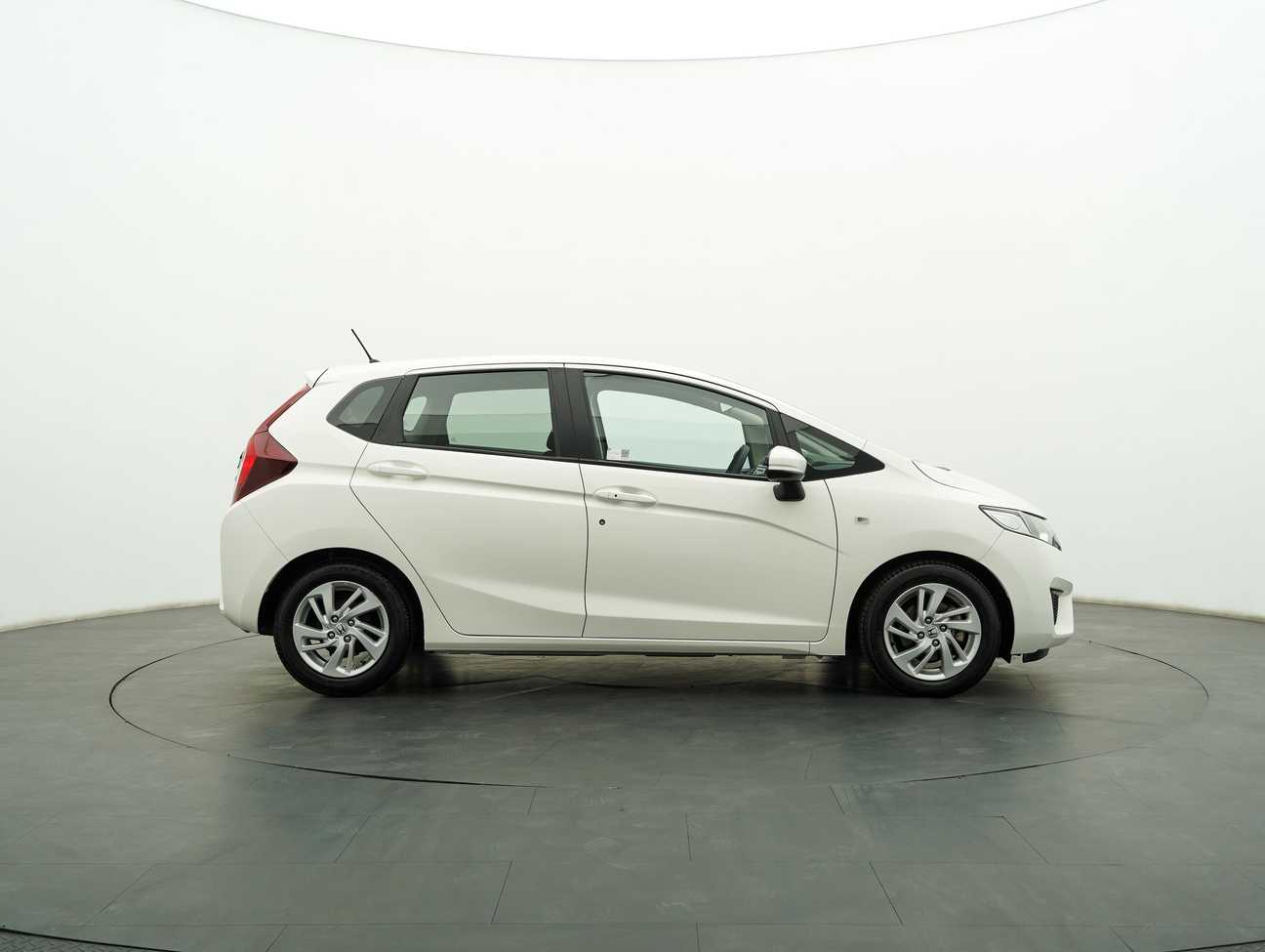 used 2015 Honda Jazz E 1.5
