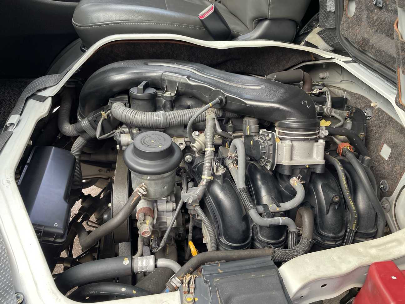 terpakai 2014 Toyota Hiace Window 2.7