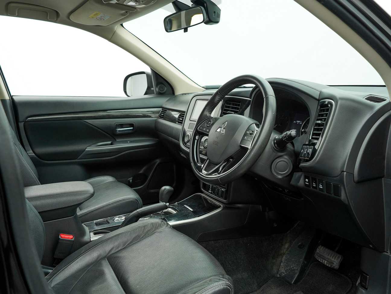 terpakai 2019 Mitsubishi Outlander  2.0