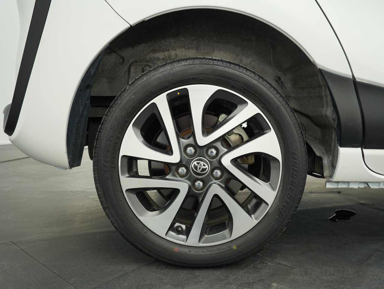 used 2017 Toyota Sienta V 1.5