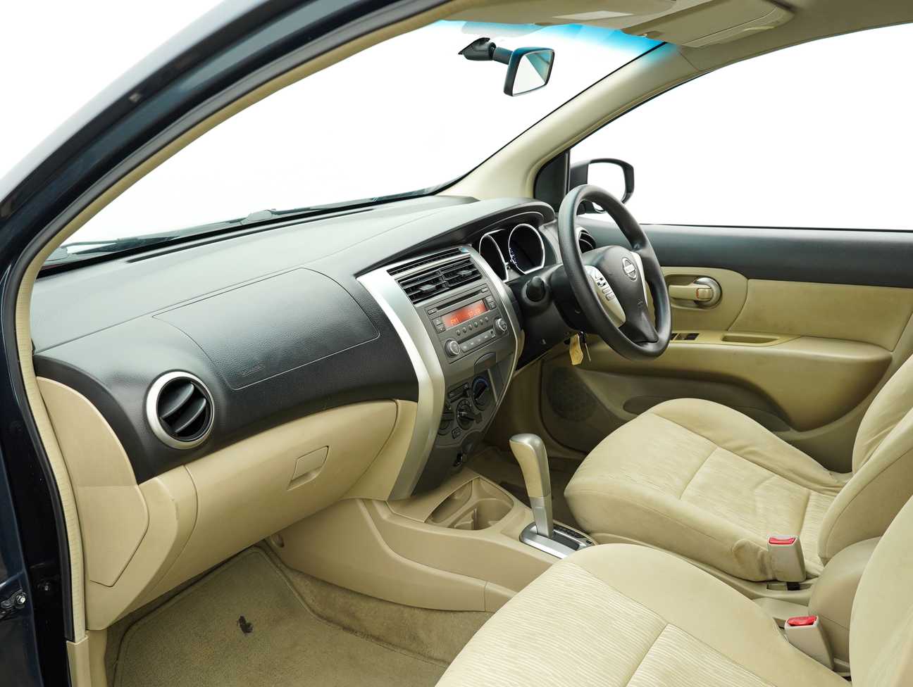 used 2014 Nissan Grand Livina Comfort 1.6