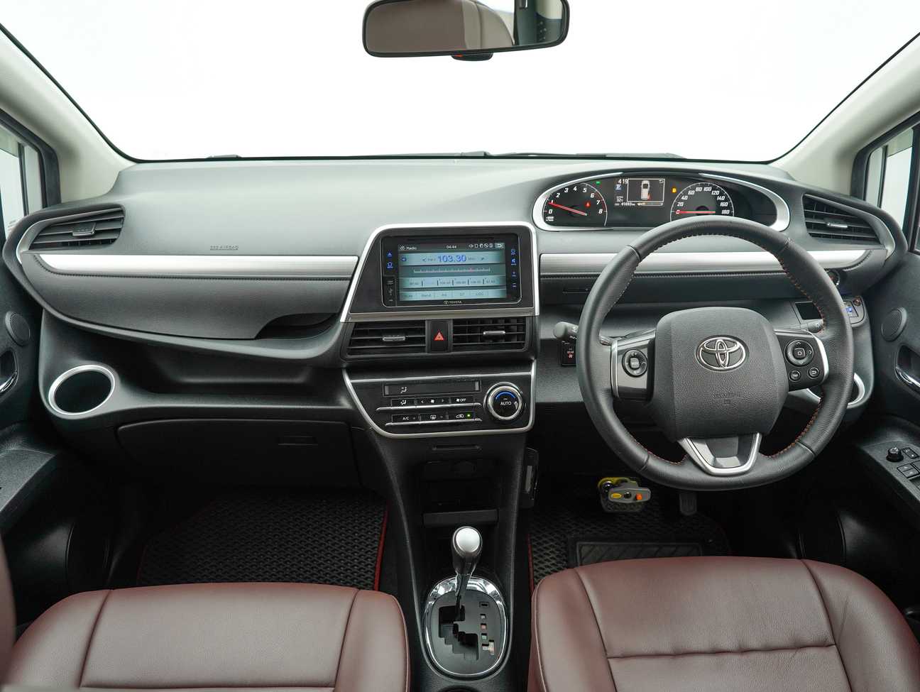 used 2018 Toyota Sienta V 1.5