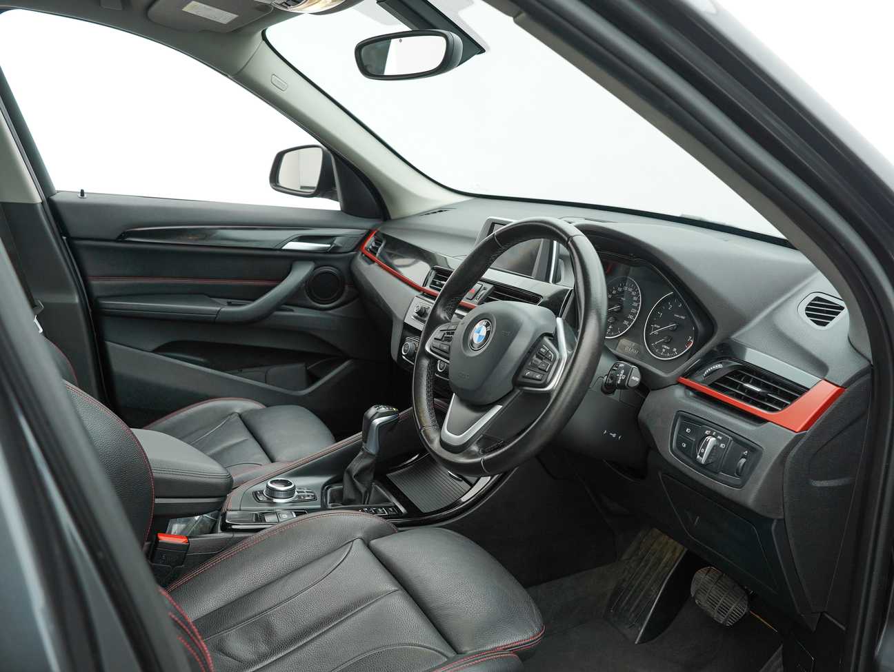 terpakai 2017 BMW X1 sDrive20i Sport Line 2.0