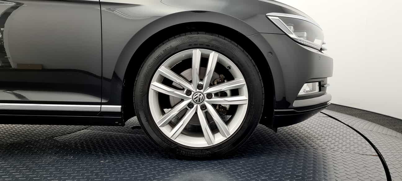 used 2019 Volkswagen PASSAT  2.0