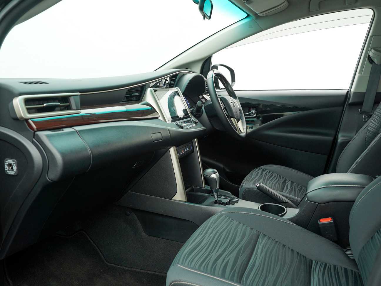 terpakai 2022 Toyota Innova G 2.0