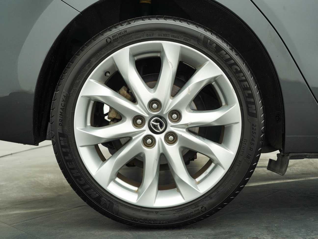 terpakai 2015 Mazda 3 SKYACTIV-G High 2.0