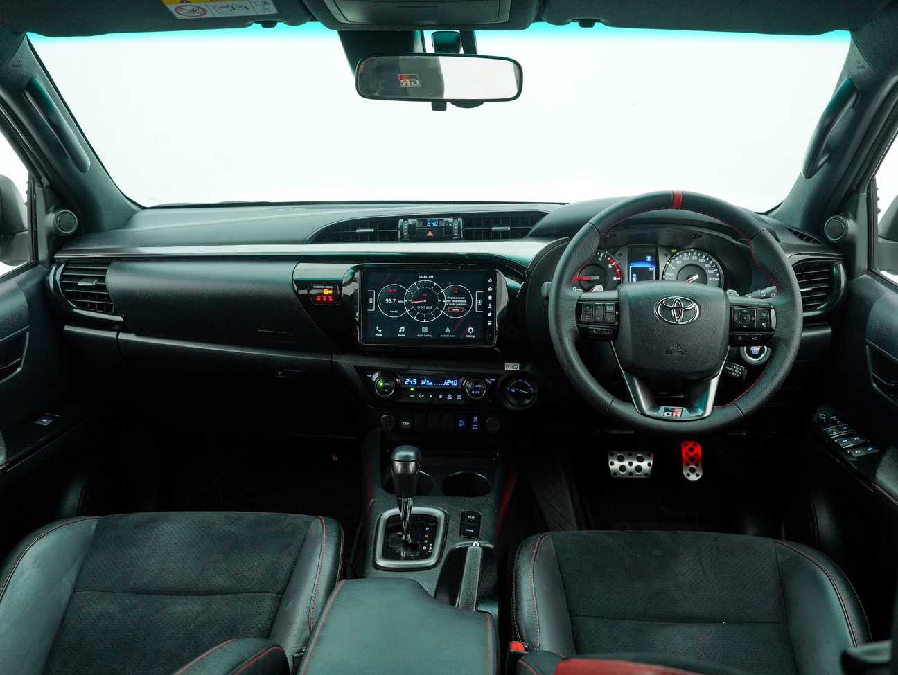 terpakai 2023 Toyota Hilux GR Sport Dual Cab 2.8