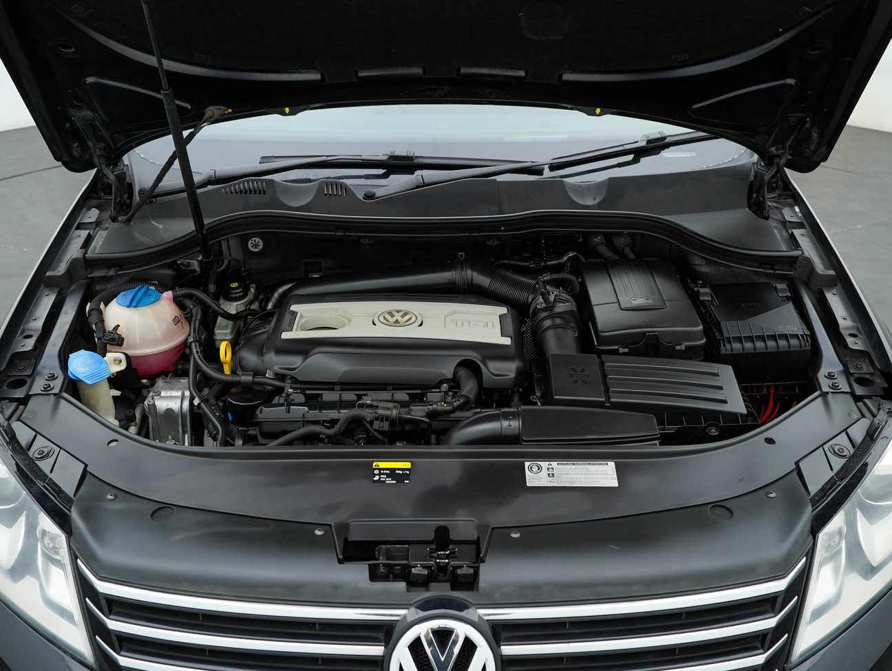 terpakai 2014 Volkswagen Passat TSI 1.8