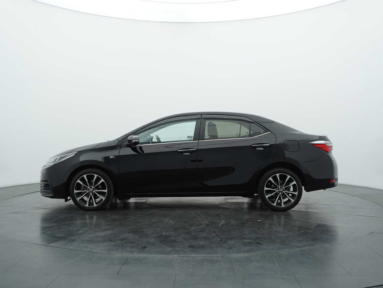 used 2017 Toyota Corolla Altis V 2.0