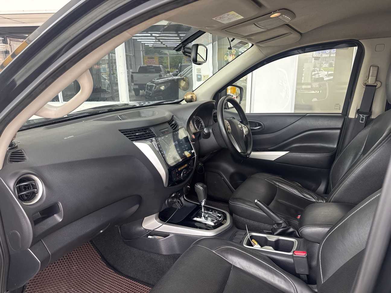 used 2017 Nissan Navara NP300 VL Dual Cab 2.5