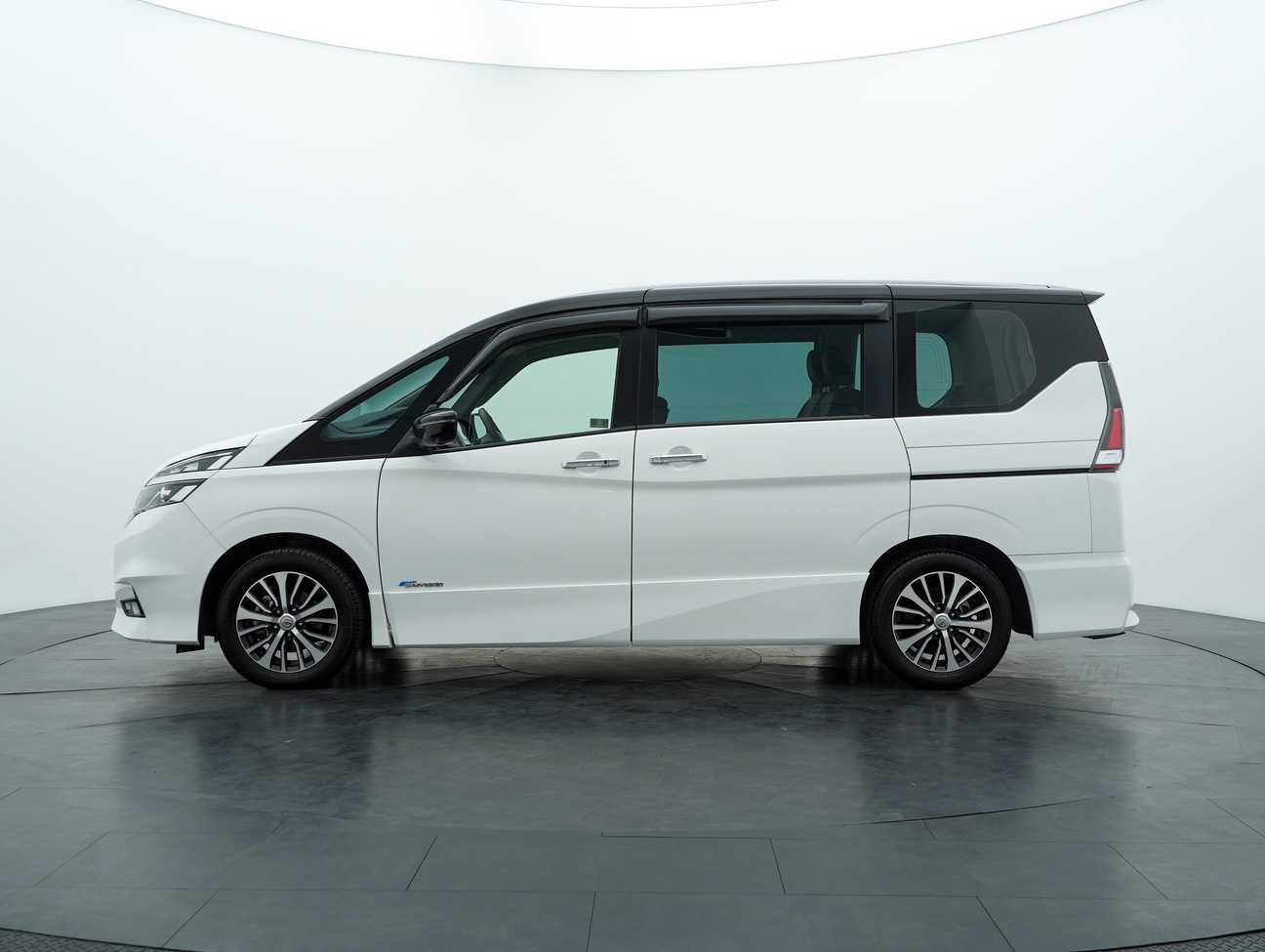 used 2019 Nissan Serena S-Hybrid High-Way Star Premium 2.0