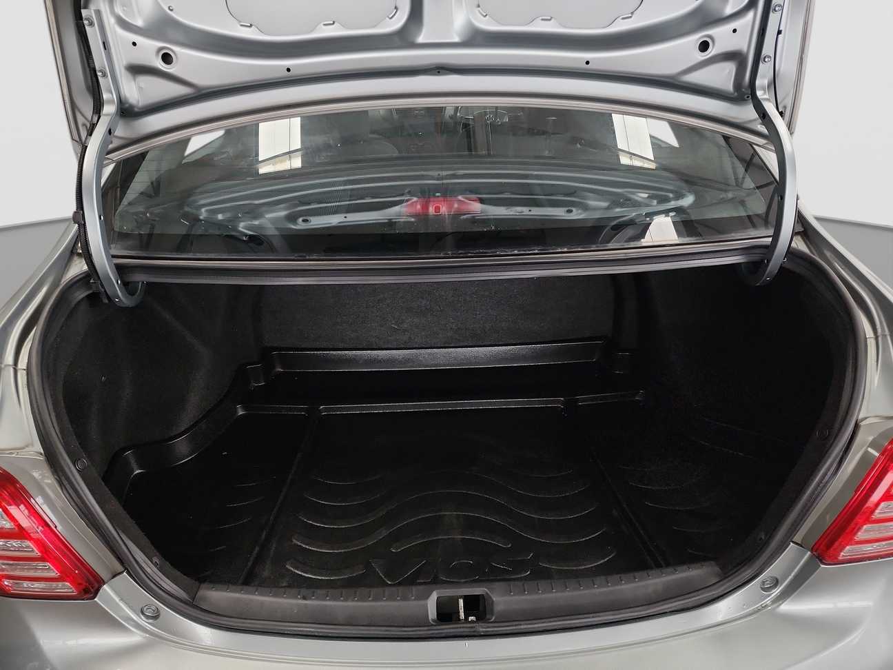 terpakai 2013 Toyota Vios J 1.5