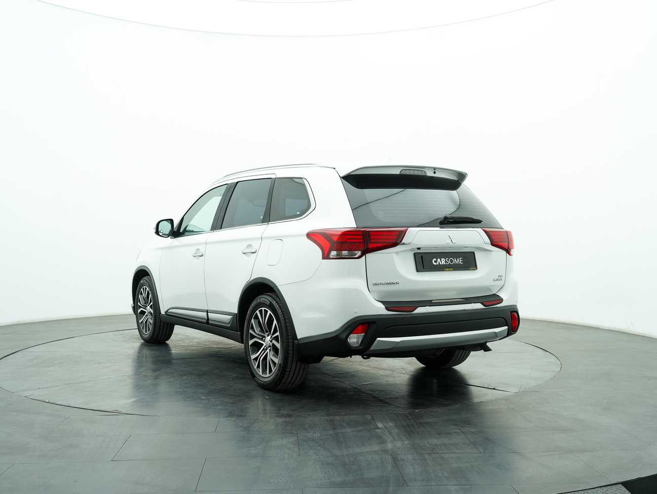 used 2016 Mitsubishi Outlander  2.4