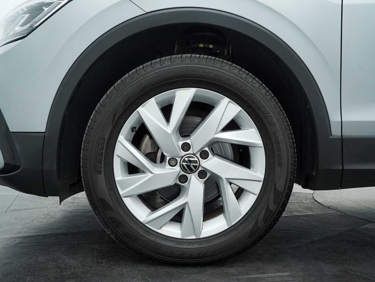 terpakai 2023 Volkswagen Tiguan Allspace Elegance 1.4