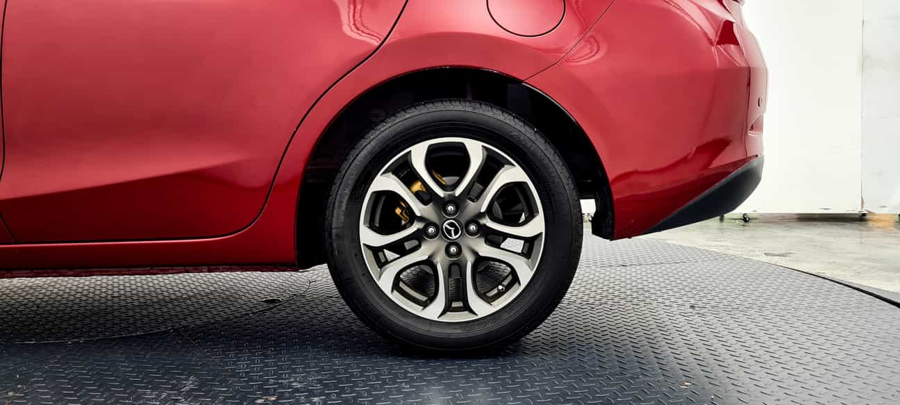 terpakai 2015 Mazda 2 SEDAN 1.5