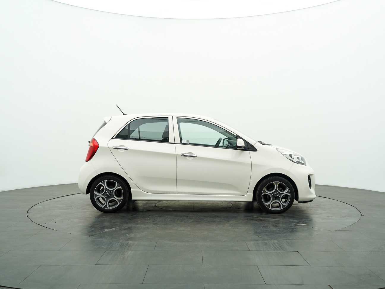 terpakai 2016 Kia Picanto  1.2