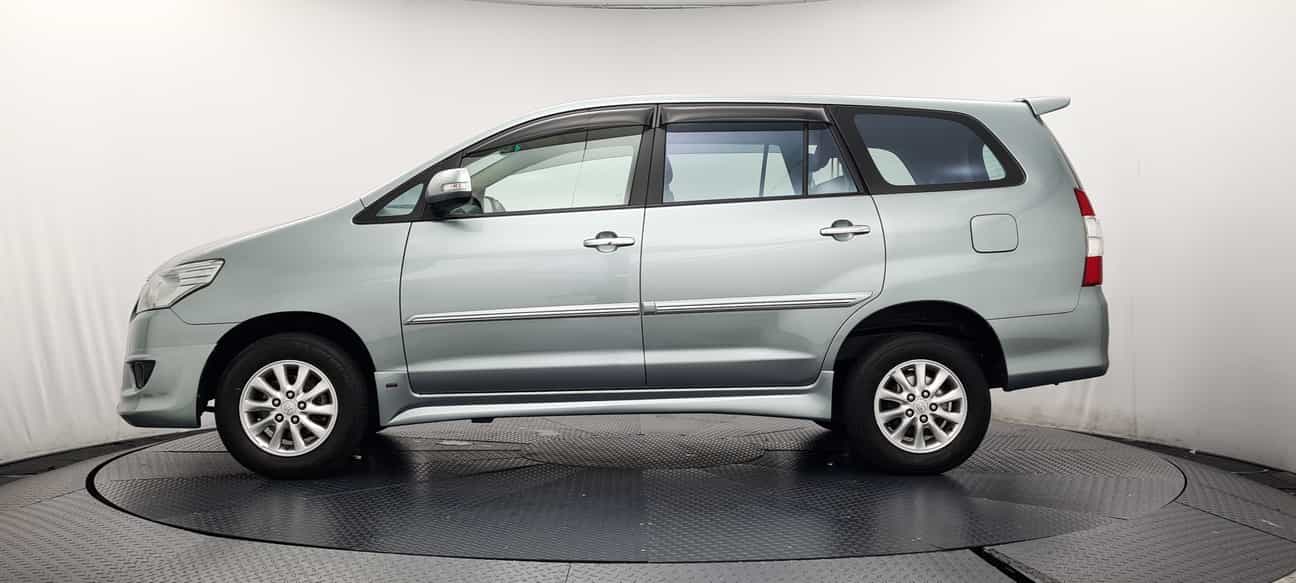 used 2013 Toyota INNOVA G 2.0