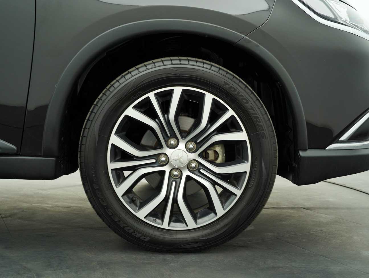 terpakai 2019 Mitsubishi Outlander  2.0