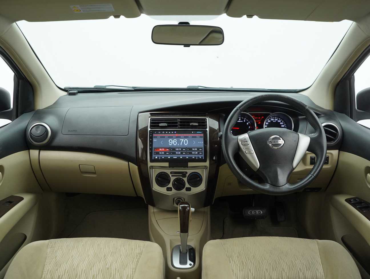 used 2013 Nissan Grand Livina Comfort 1.8