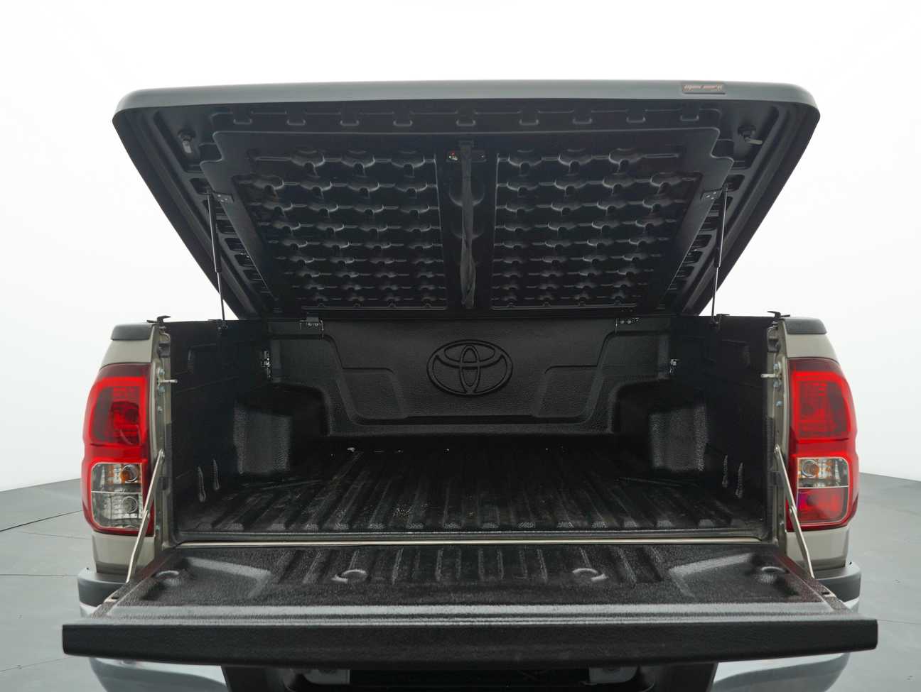 used 2019 Toyota HILUX DOUBLE CAB LE 4X4 2.4