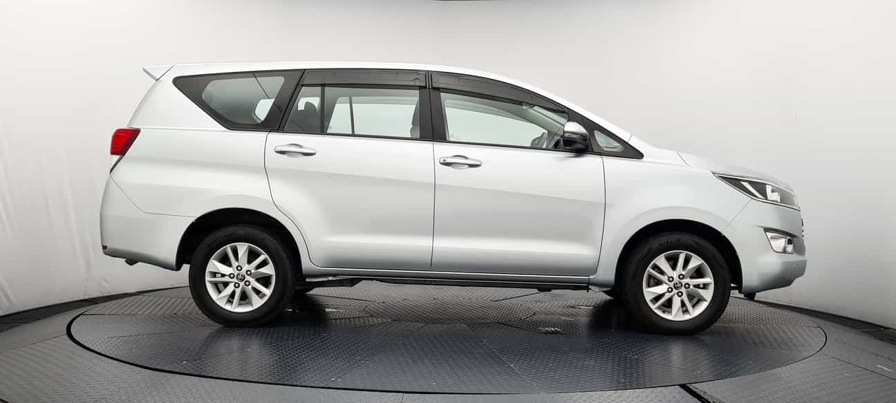 used 2018 Toyota INNOVA E 2.0