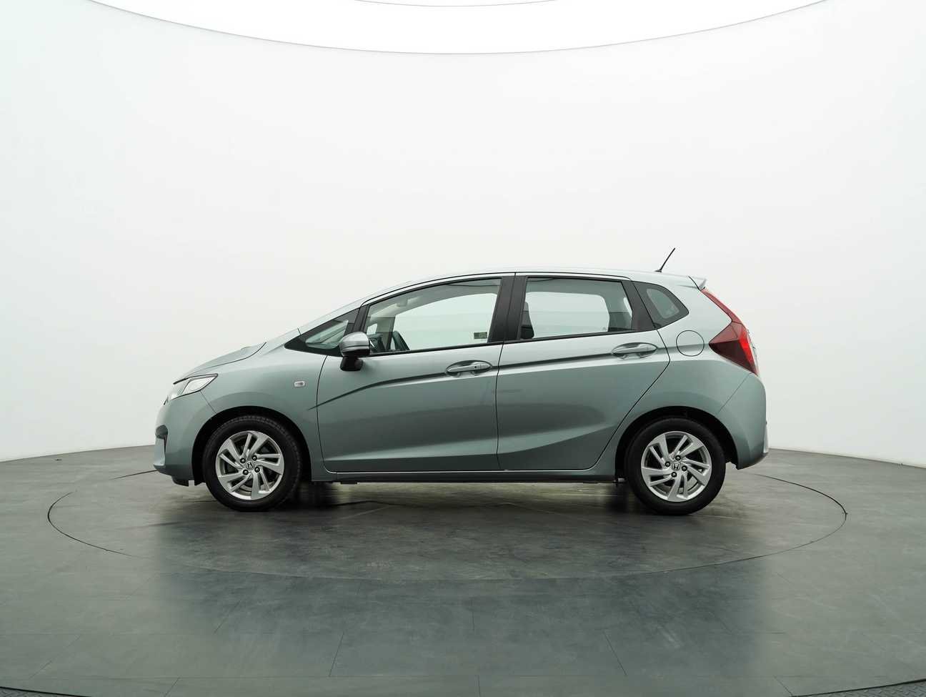 used 2015 Honda Jazz E 1.5