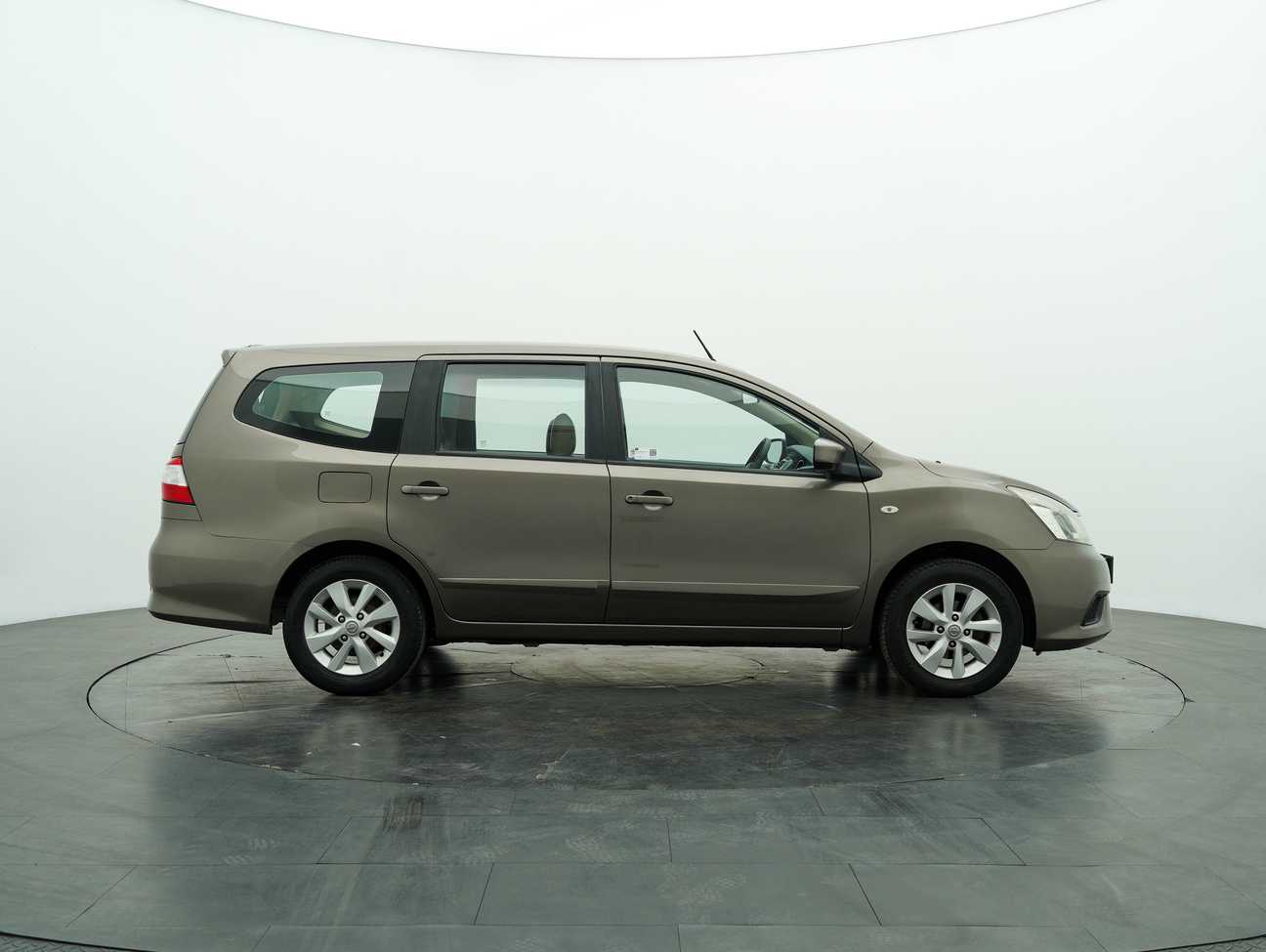 used 2014 Nissan Grand Livina Comfort 1.6