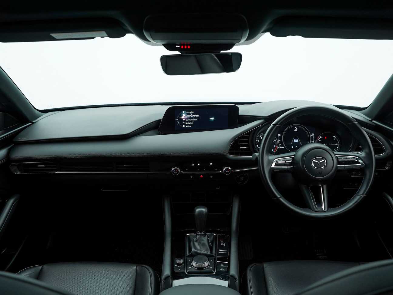 terpakai 2021 Mazda 3 SKYACTIV-G High Plus 2.0