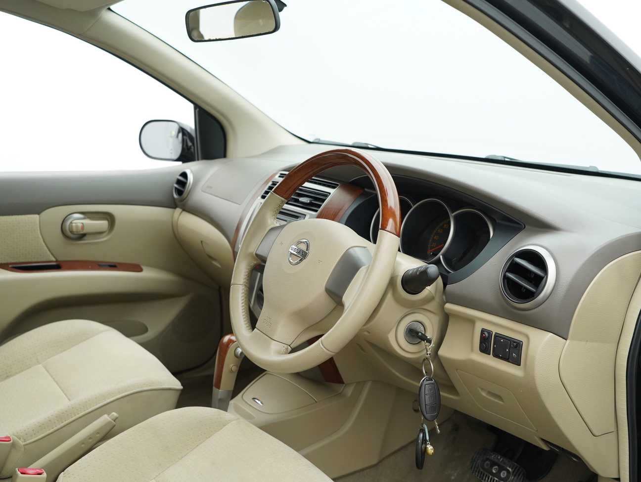 used 2010 Nissan Grand Livina Impul 1.8