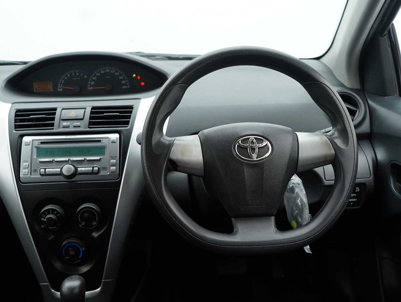 terpakai 2011 Toyota Vios E 1.5