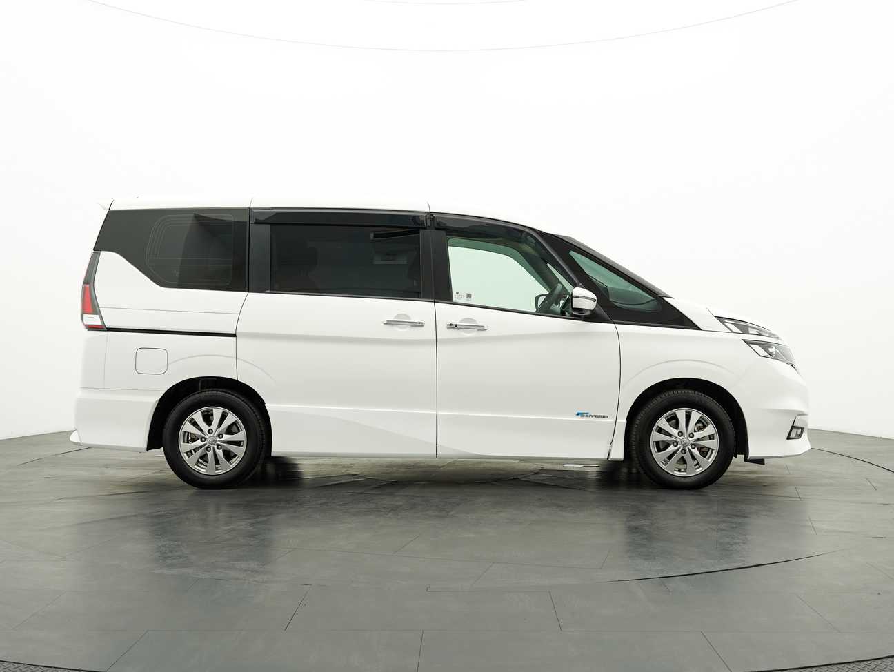 used 2021 Nissan Serena S-Hybrid High-Way Star 2.0
