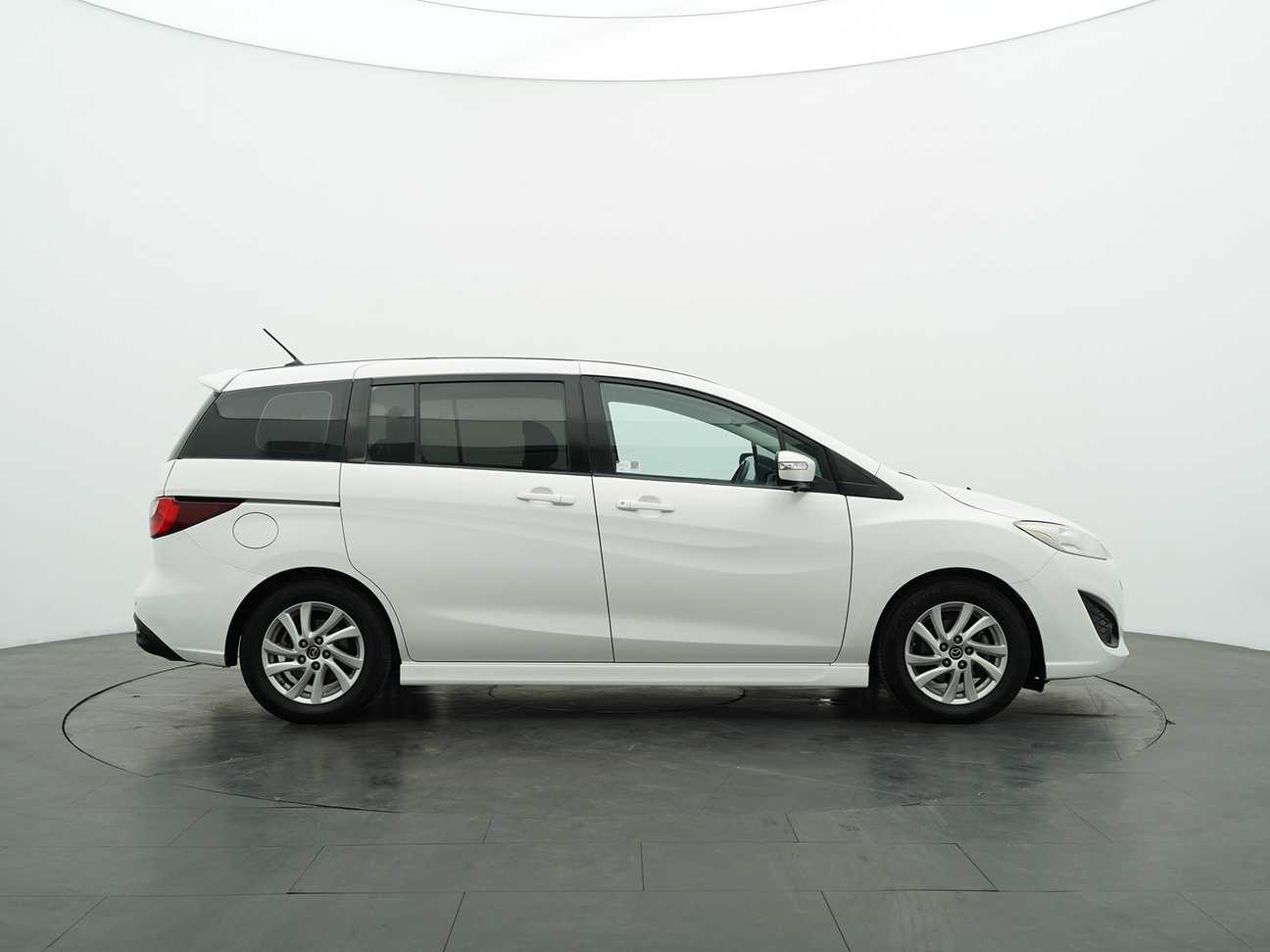 used 2014 Mazda 5 SKYACTIV-G 2.0