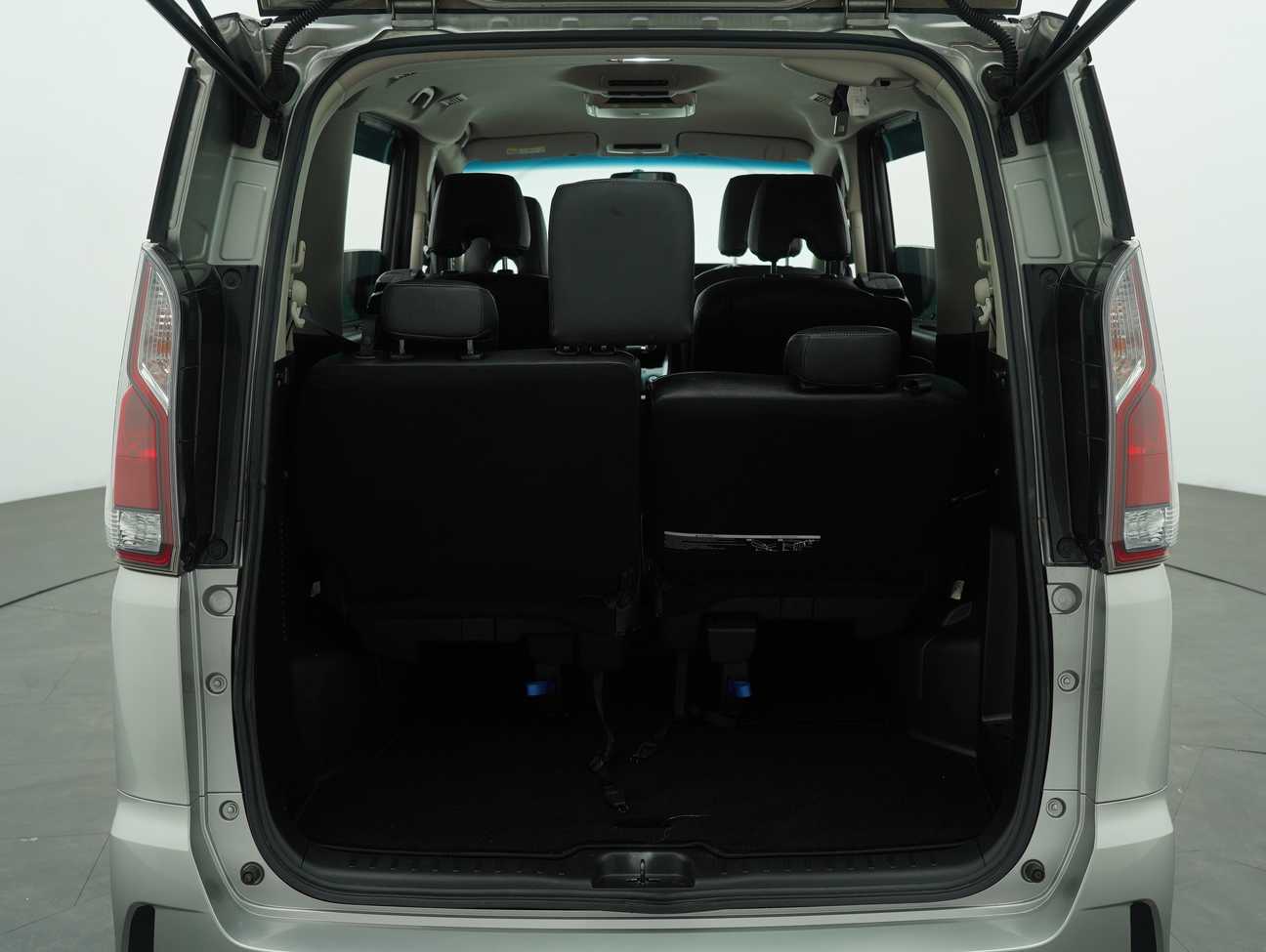 used 2019 Nissan Serena S-Hybrid High-Way Star 2.0