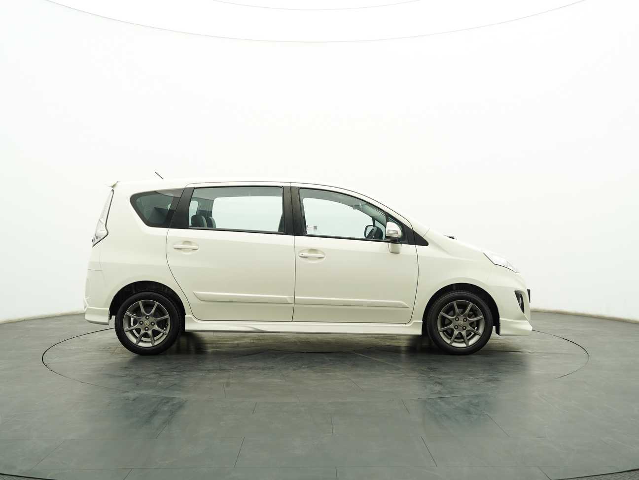 terpakai 2015 Perodua Alza Advance 1.5