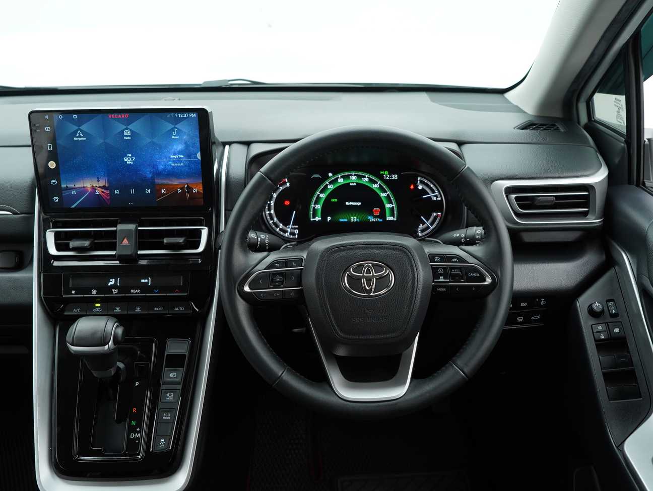 used 2023 Toyota Innova Zenix V 2.0