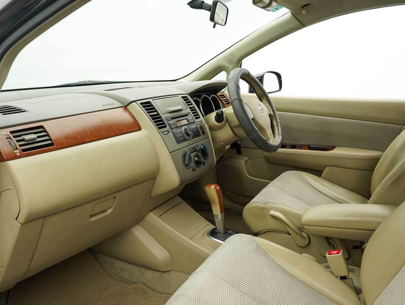 used 2009 Nissan Latio ST-L Sport 1.6