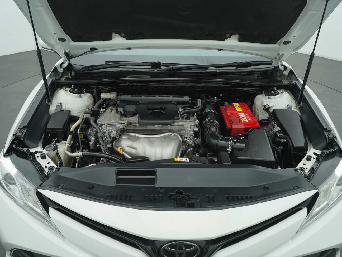 used 2018 Toyota Camry V 2.5